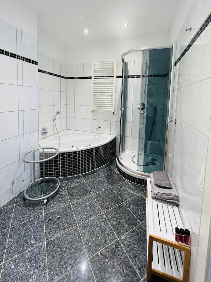 Grosses Und Helles Innenstadt Apartment - Ferienwohnung 巴特洪堡 外观 照片